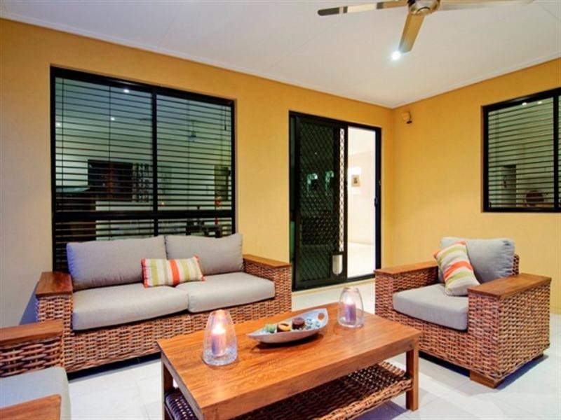 15 Waterside Esplanade, Helensvale QLD 4212