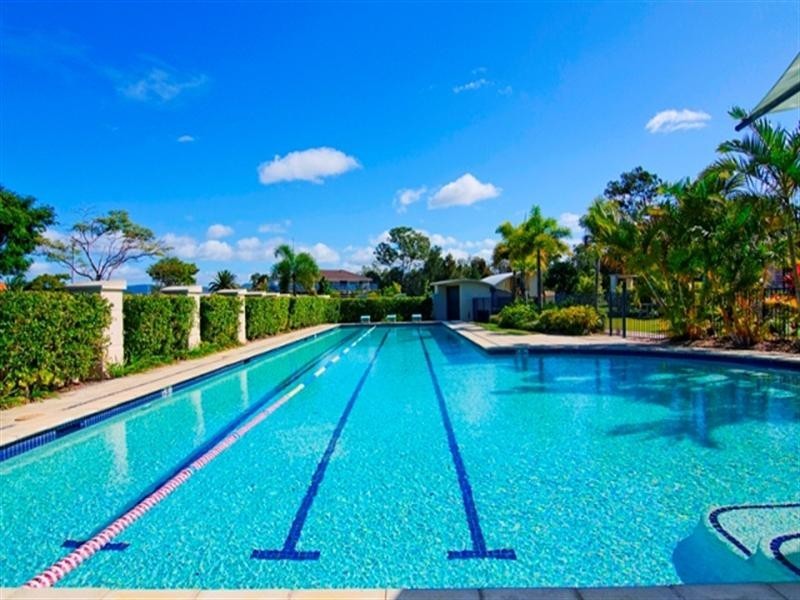 15 Waterside Esplanade, Helensvale QLD 4212