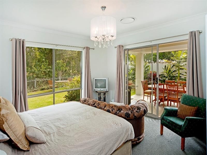 9121 Peter Senior Drive, Hope Island QLD 4212