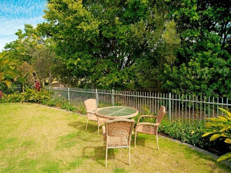 9121 Peter Senior Drive, Hope Island QLD 4212