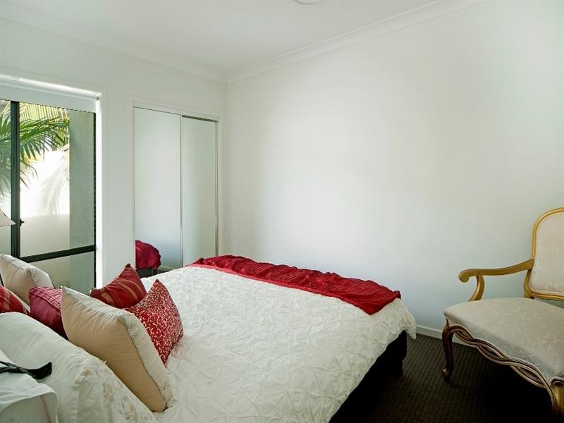 9121 Peter Senior Drive, Hope Island QLD 4212