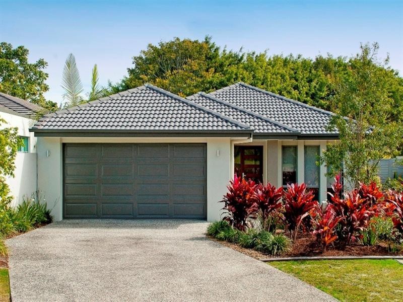 9121 Peter Senior Drive, Hope Island QLD 4212