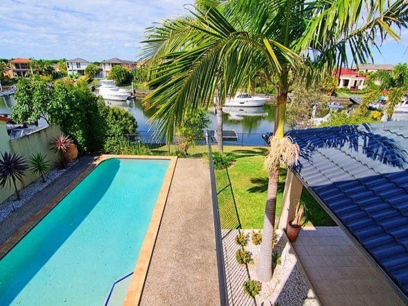 2142 Beaufort Way, Hope Island QLD 4212