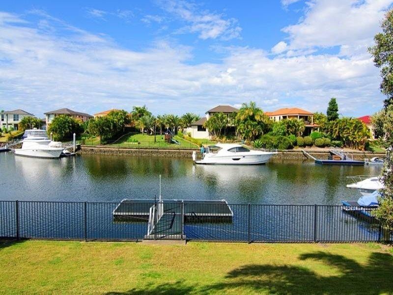 2142 Beaufort Way, Hope Island QLD 4212