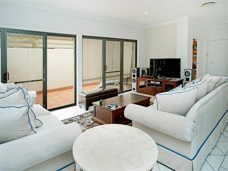 8382 Magnolia Drive, Hope Island QLD 4212