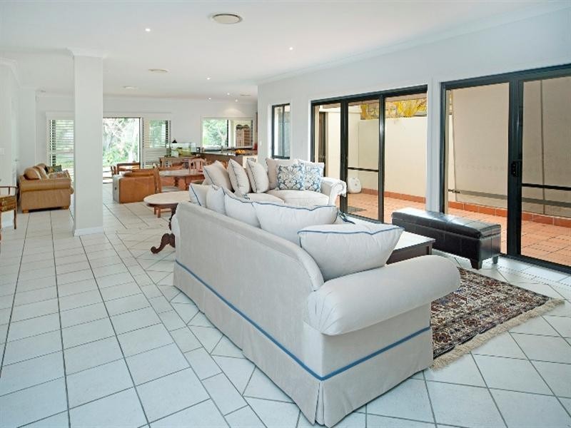 8382 Magnolia Drive, Hope Island QLD 4212