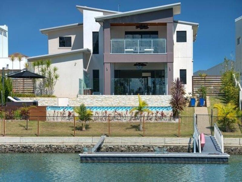 10 Harbourvue Court, Helensvale QLD 4212