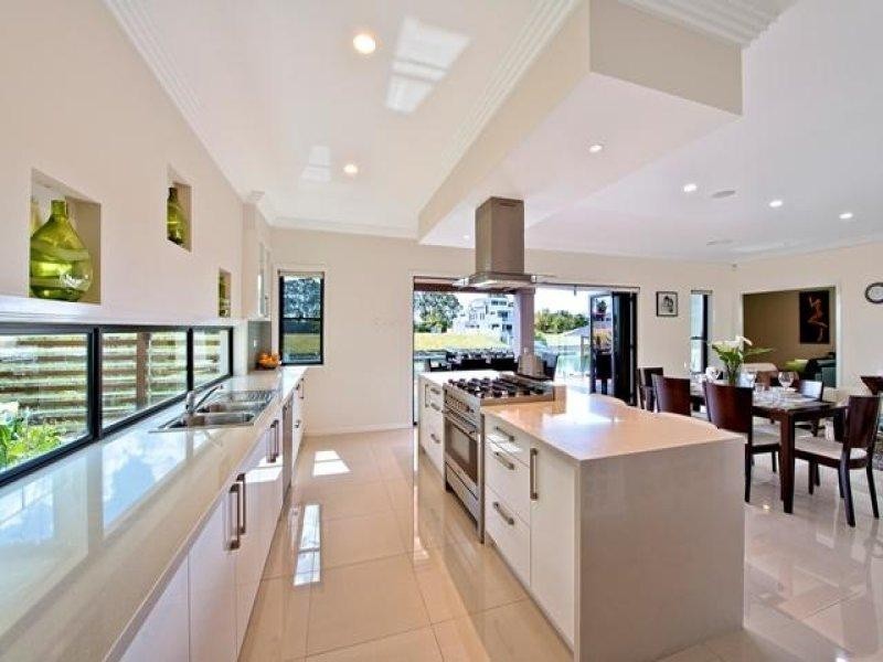 10 Harbourvue Court, Helensvale QLD 4212