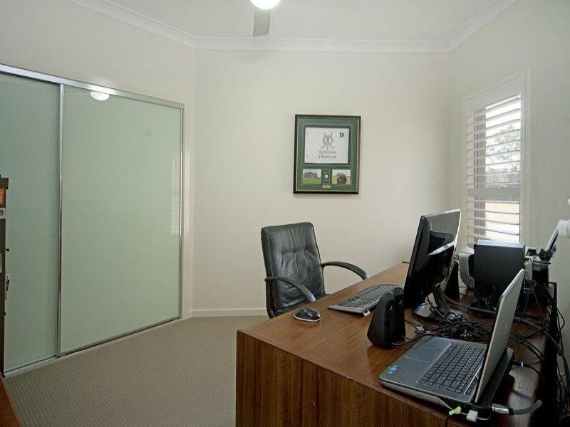 2572 Cressbrook Drive, Hope Island QLD 4212