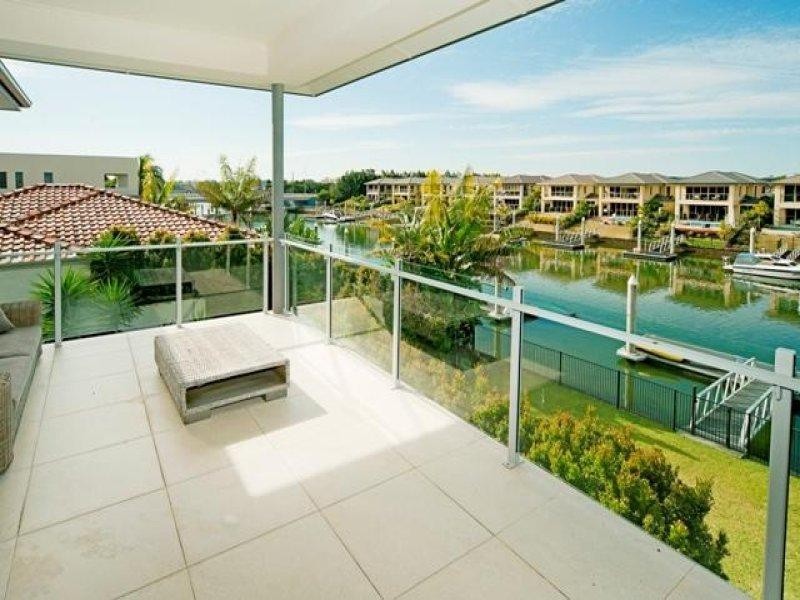 6194 Bolsena Circuit, Hope Island QLD 4212