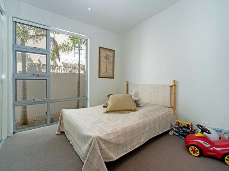 2809 Gracemere Circuit East, Hope Island QLD 4212