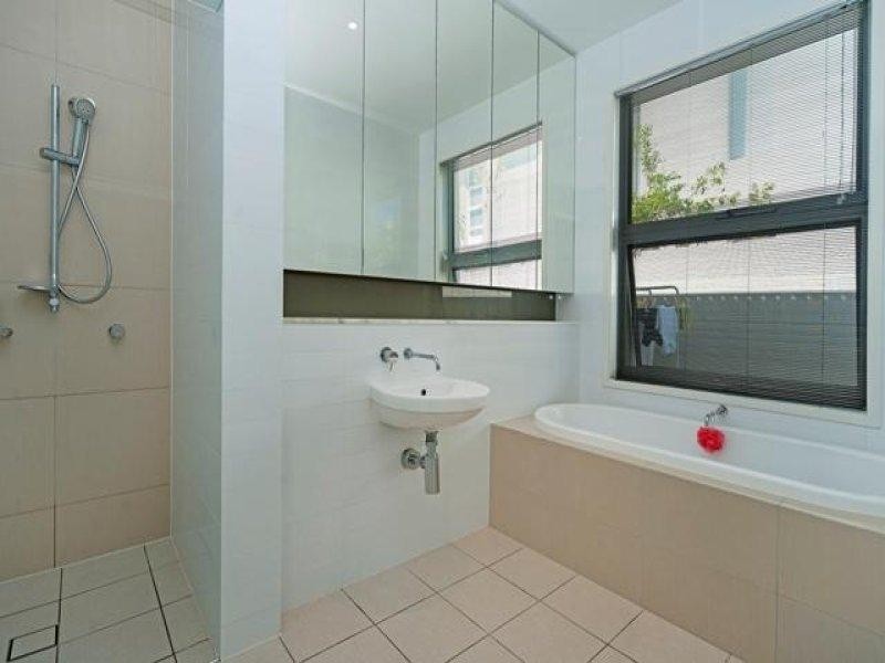 2809 Gracemere Circuit East, Hope Island QLD 4212