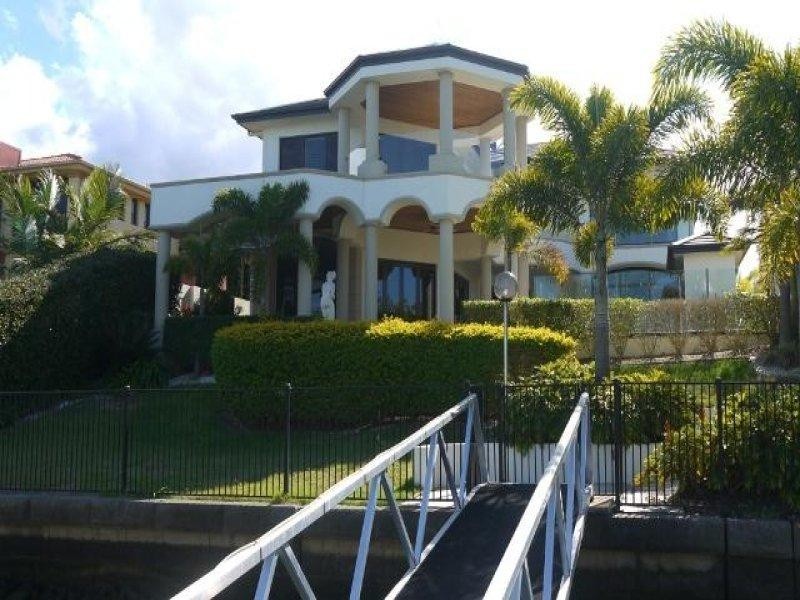 2328 Cressbrook Drive, Hope Island QLD 4212