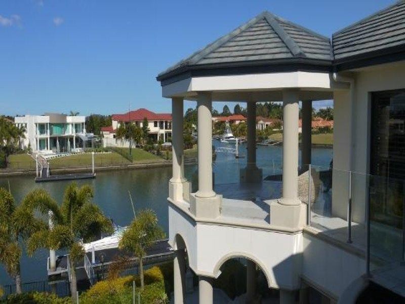 2328 Cressbrook Drive, Hope Island QLD 4212