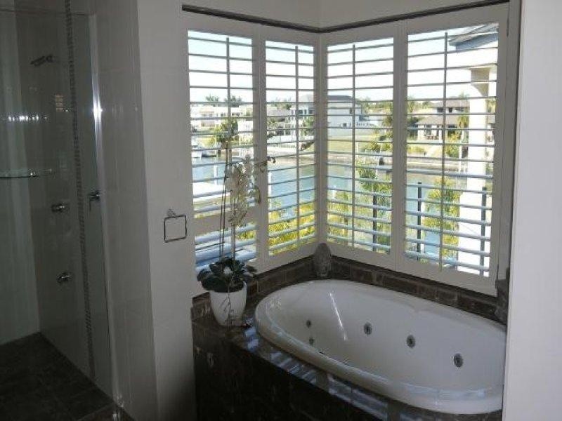 2328 Cressbrook Drive, Hope Island QLD 4212