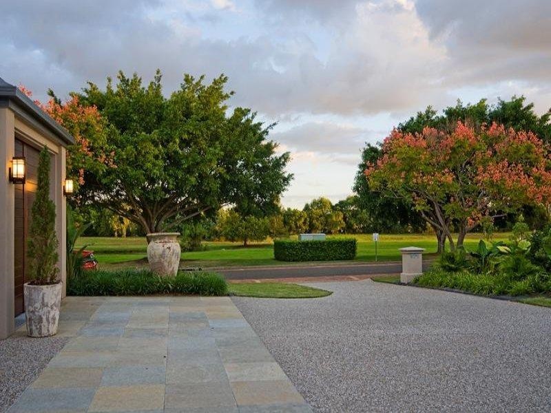 8216 Magnolia Drive West, Hope Island QLD 4212