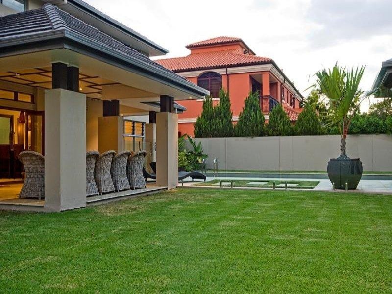 8216 Magnolia Drive West, Hope Island QLD 4212