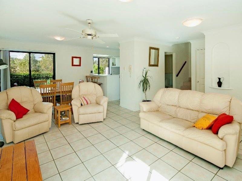 60/60 Caseys Road, Hope Island QLD 4212