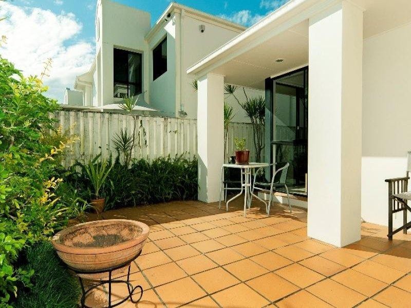 60/60 Caseys Road, Hope Island QLD 4212