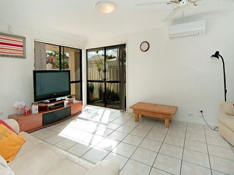 60/60 Caseys Road, Hope Island QLD 4212