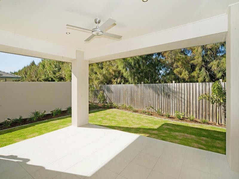 9139 Peter Senior Drive, Hope Island QLD 4212