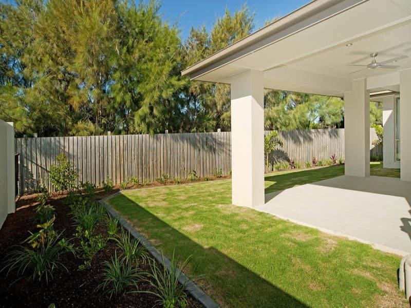 9139 Peter Senior Drive, Hope Island QLD 4212