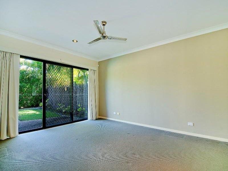 536 Oyster Cove Promenade, Helensvale QLD 4212