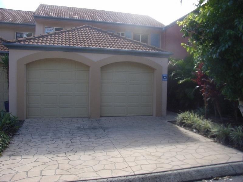 38 John Lund Drive, Hope Island QLD 4212