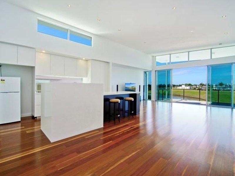 7530 Springfield Drive, Hope Island QLD 4212