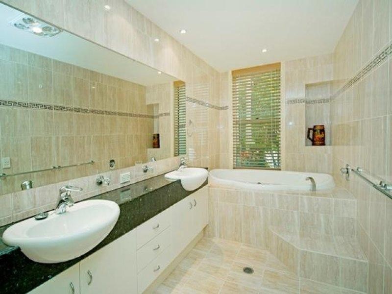 3132 Riverleigh Drive, Hope Island QLD 4212