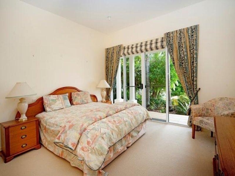 3132 Riverleigh Drive, Hope Island QLD 4212