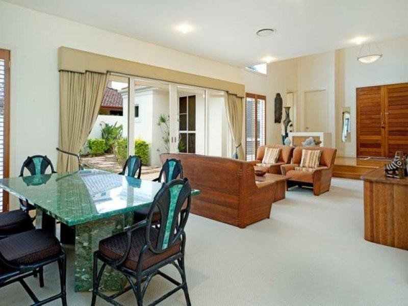 3132 Riverleigh Drive, Hope Island QLD 4212