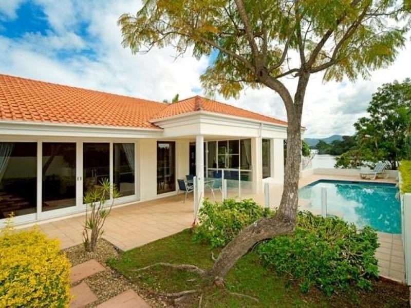 3132 Riverleigh Drive, Hope Island QLD 4212