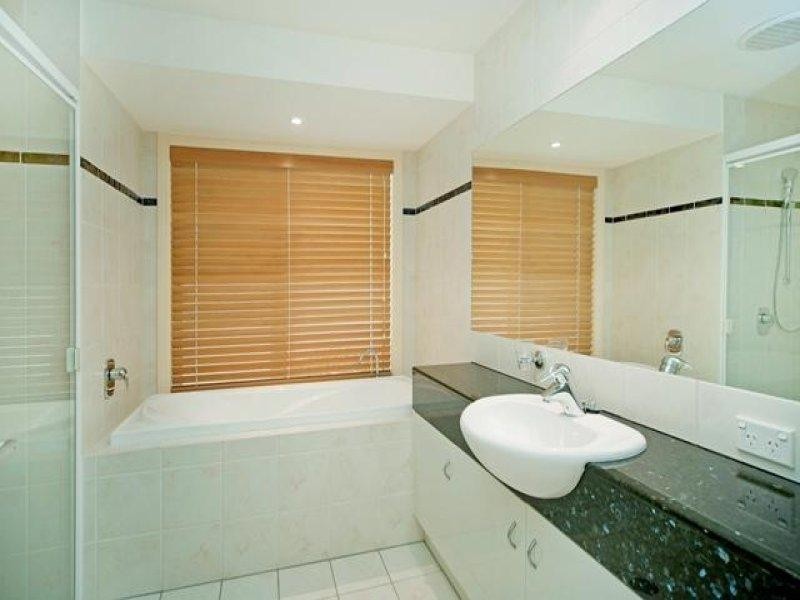 3132 Riverleigh Drive, Hope Island QLD 4212