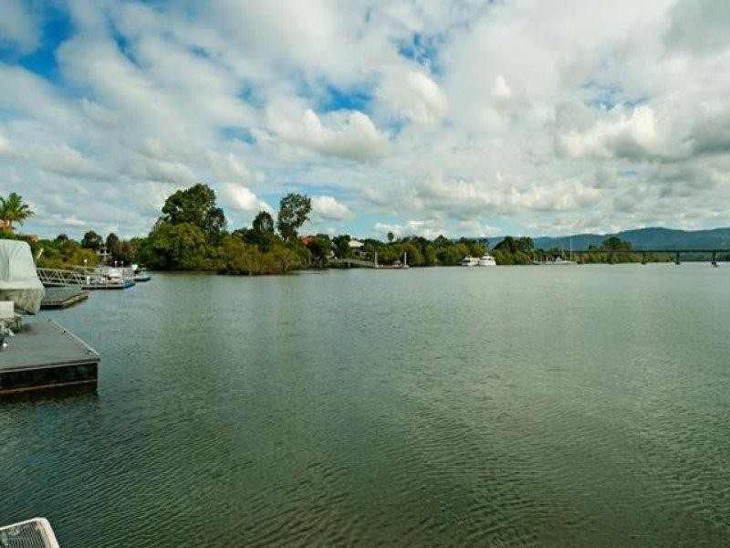 3132 Riverleigh Drive, Hope Island QLD 4212