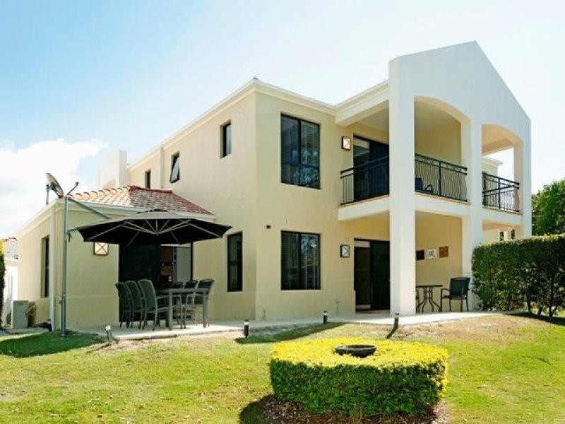 8887 Magnolia Drive East, Hope Island QLD 4212