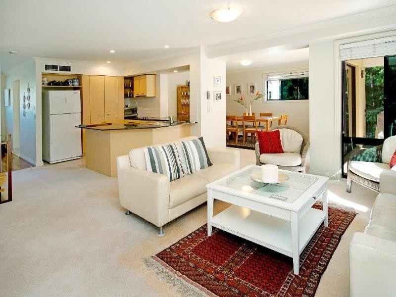 8849 Magnolia Drive East, Hope Island QLD 4212