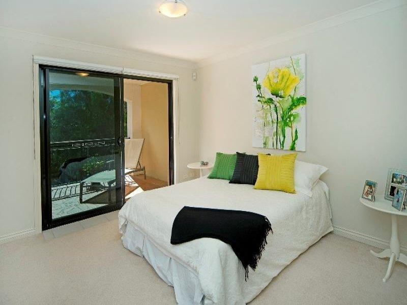 8849 Magnolia Drive East, Hope Island QLD 4212