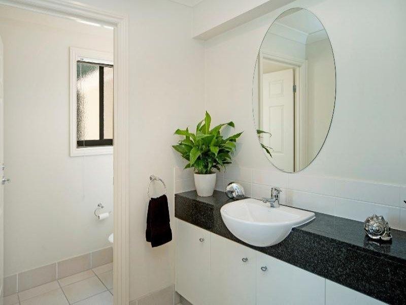 8849 Magnolia Drive East, Hope Island QLD 4212