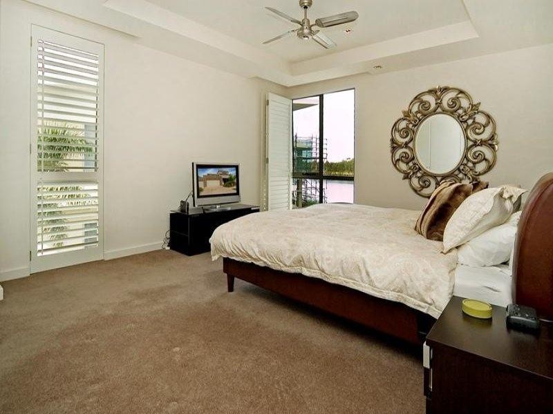 6081 Lugano Drive, Hope Island QLD 4212