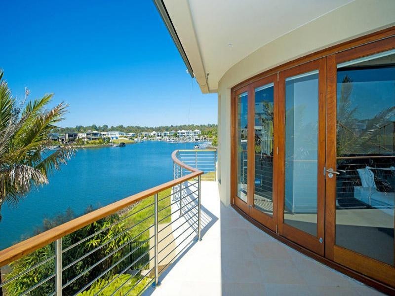 29 Ferrymans Court, Helensvale QLD 4212