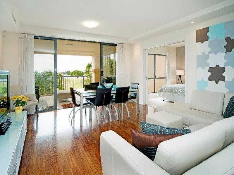 8407 Magnolia Drive East, Hope Island QLD 4212