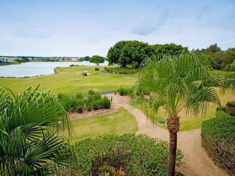 8407 Magnolia Drive East, Hope Island QLD 4212