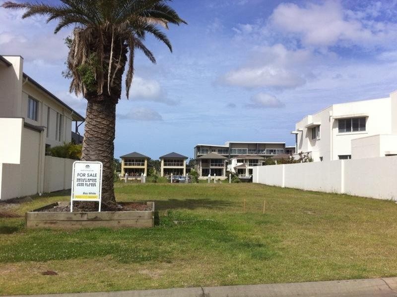 6193 Bolsena Circuit, Hope Island QLD 4212