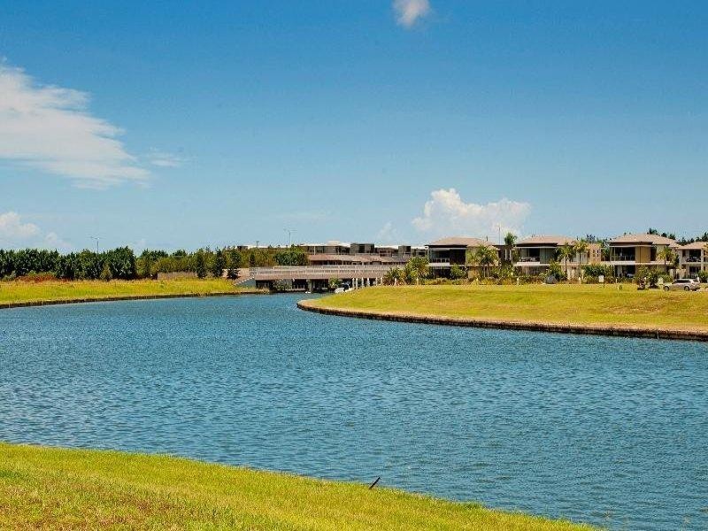 2630 Virginia Drive, Hope Island QLD 4212