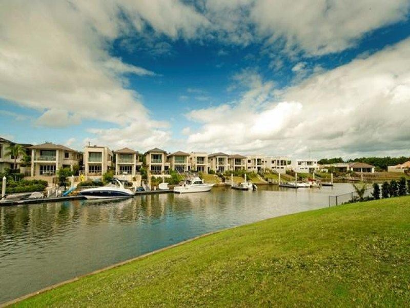 2216 Taromeo Court, Hope Island QLD 4212