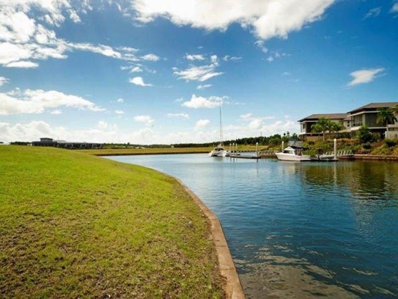 2216 Taromeo Court, Hope Island QLD 4212