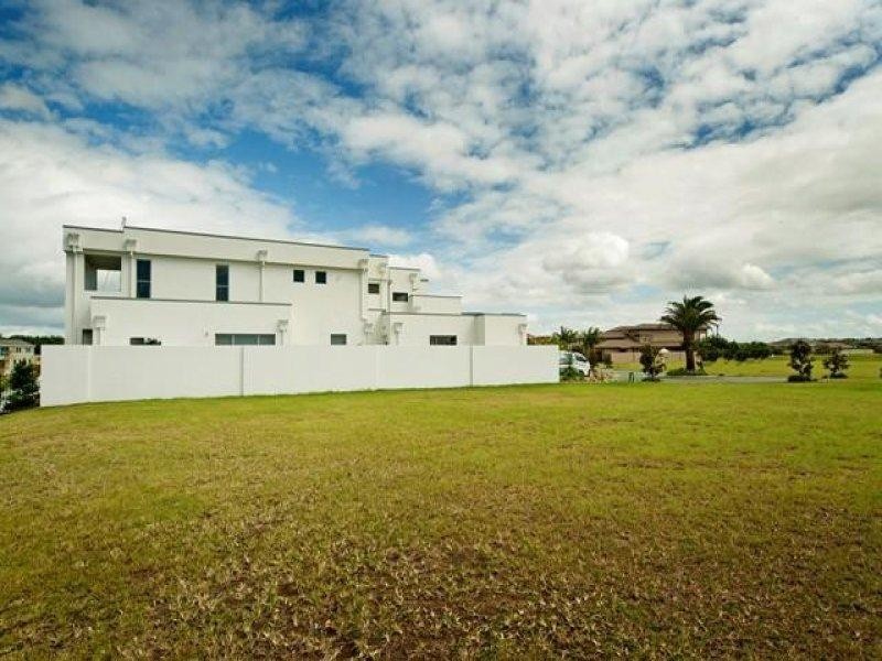 2216 Taromeo Court, Hope Island QLD 4212