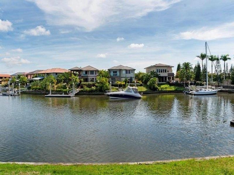 2173 Beaufort Way, Hope Island QLD 4212