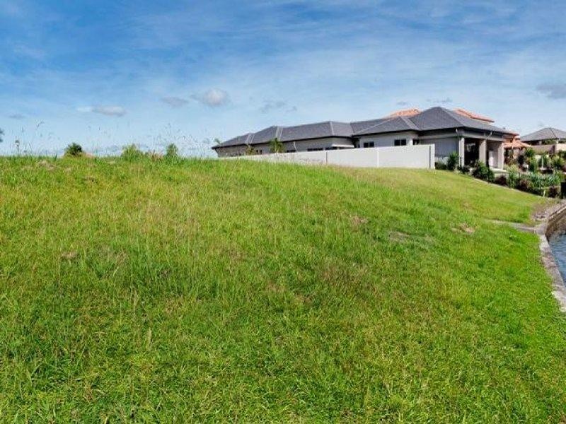 2173 Beaufort Way, Hope Island QLD 4212